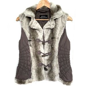 MONTANACO Fur Trimmed Vest Size Small
